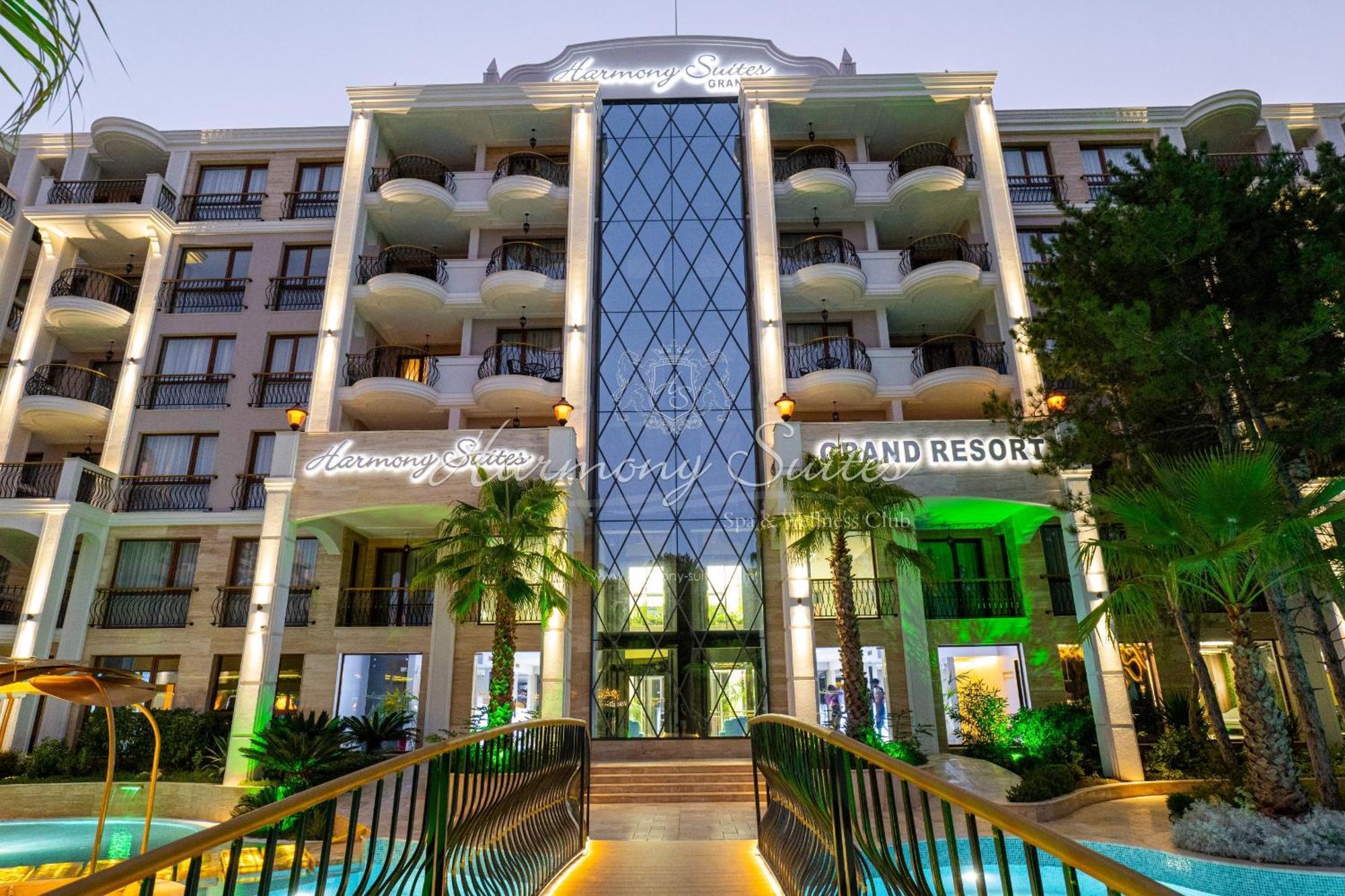 Harmony Suites Grand Resort Pantai Sunny Bagian luar foto