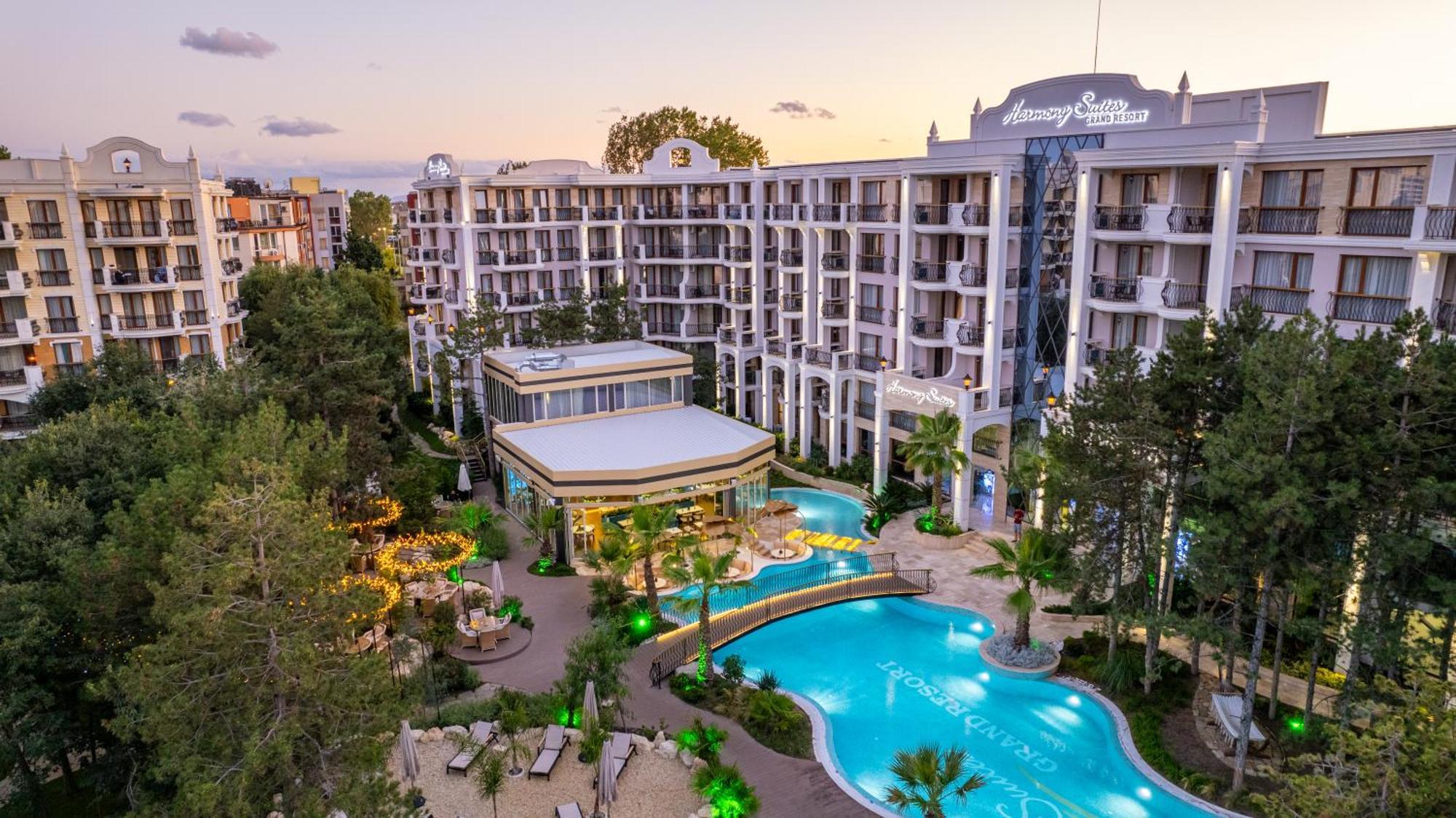 Harmony Suites Grand Resort Pantai Sunny Bagian luar foto