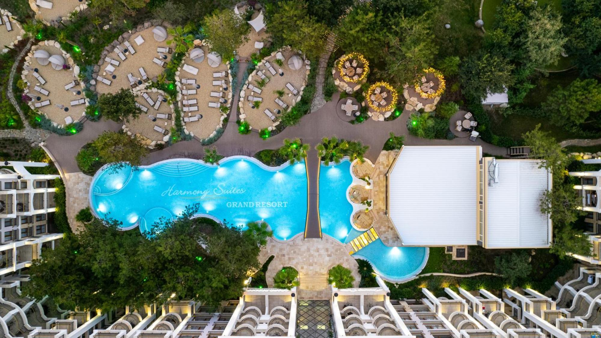 Harmony Suites Grand Resort Pantai Sunny Bagian luar foto