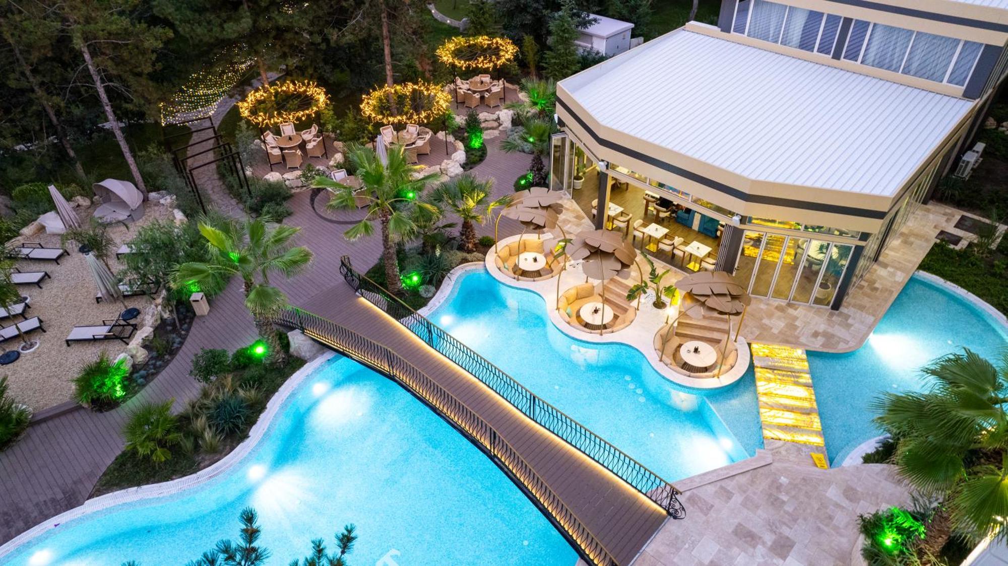 Harmony Suites Grand Resort Pantai Sunny Bagian luar foto
